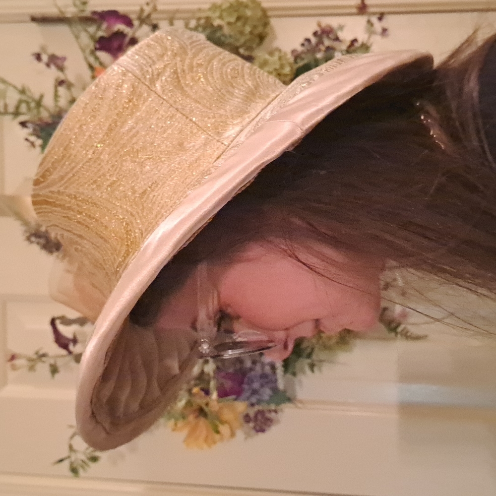 Lisa Rene gold hat - Picture 2 of 4